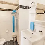 Lovelystay - Cosy Bairro Alto Duplex Апартаменты