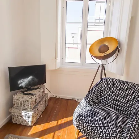 Lovelystay - Cosy Bairro Alto Duplex Апартаменты *