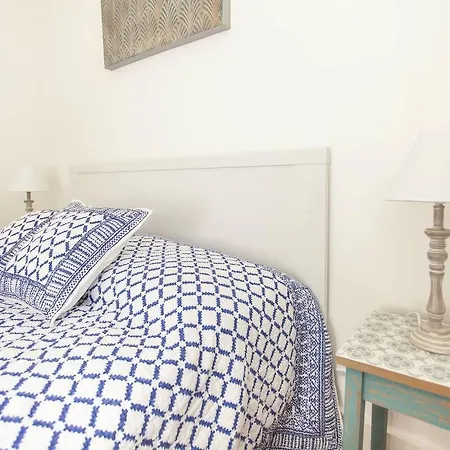 Bairro Alto Living 2bdr Duplex By Lovelystay