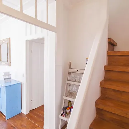 아파트 Bairro Alto Living 2bdr Duplex By Lovelystay *