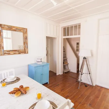 Апартаменты Lovelystay - Cosy Bairro Alto Duplex