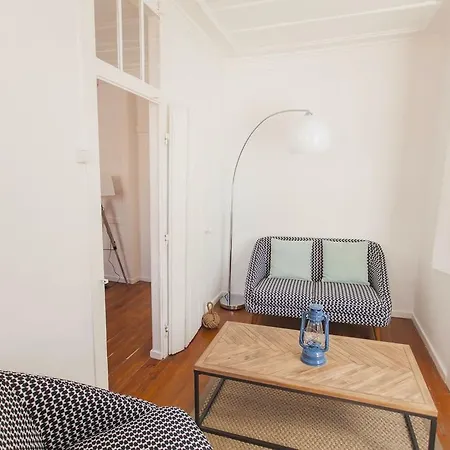 Lovelystay - Cosy Bairro Alto Duplex * Лиссабон